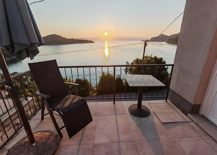 With Parking Space Sobra, Mljet - 24530 *